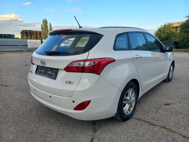 Hyundai I30 1.6 MPI , снимка 7 - Автомобили и джипове - 51946403