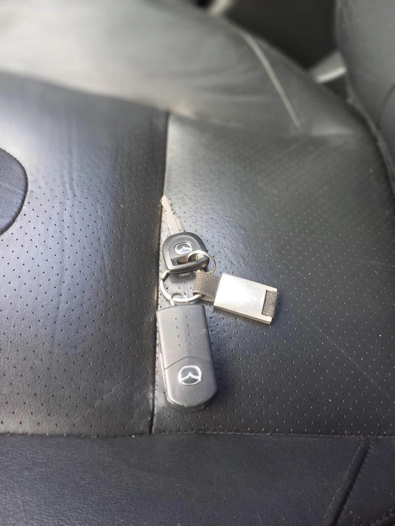 Mazda 3 Mazda 3//2.0i//SPORT//XENON//150к.с., снимка 12 - Автомобили и джипове - 52668794