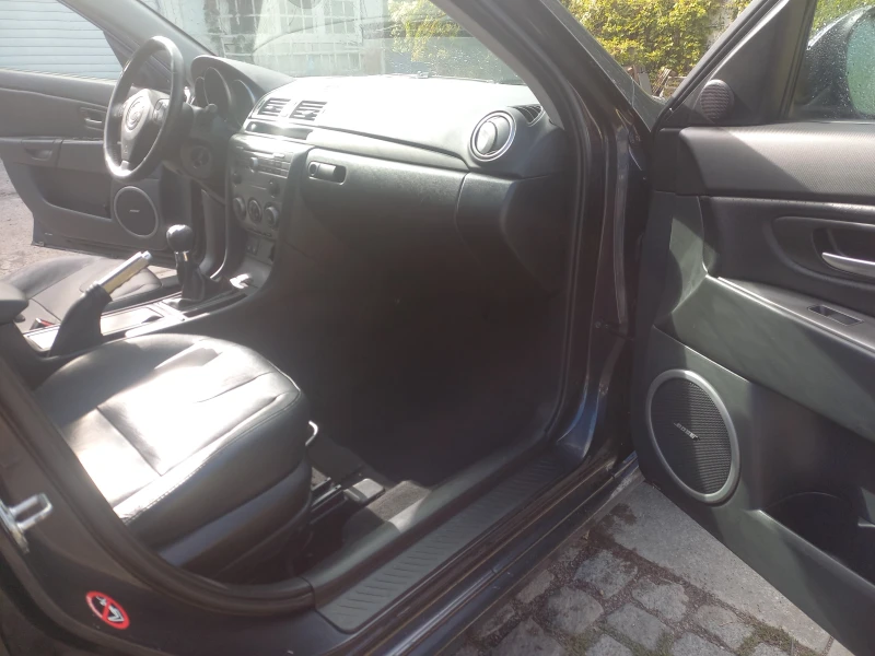 Mazda 3 Mazda 3//2.0i//SPORT//XENON//150к.с., снимка 9 - Автомобили и джипове - 52668794