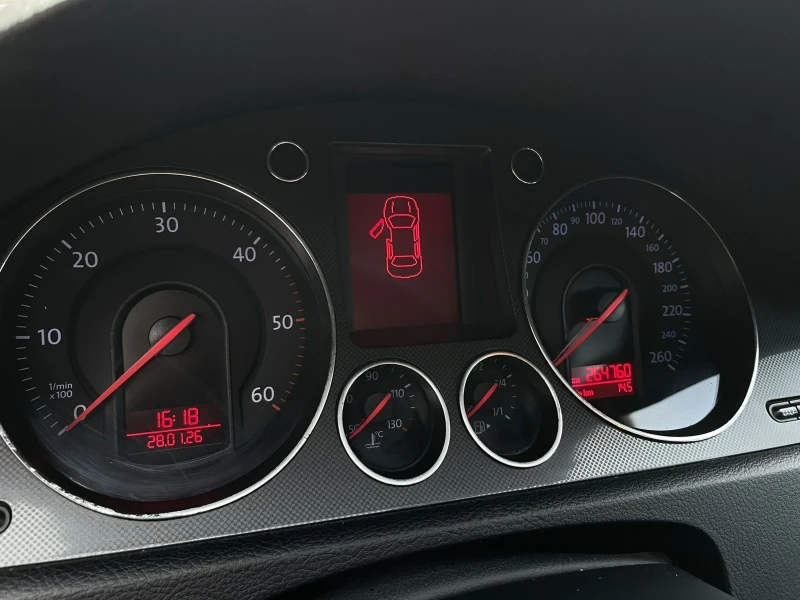 VW Passat, снимка 4 - Автомобили и джипове - 53262873