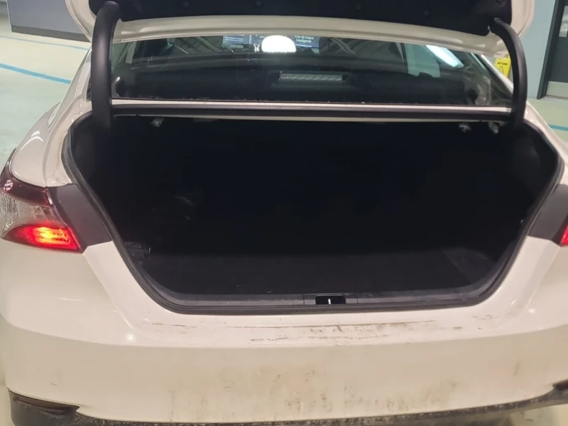 Toyota Camry * HYBRID LE * CARFAX * , снимка 13 - Автомобили и джипове - 53415264