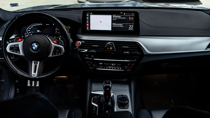 BMW M5 * Compettion* Frozen Grey* 360* Масажи* ЛИЗИНГ, снимка 12 - Автомобили и джипове - 53598822