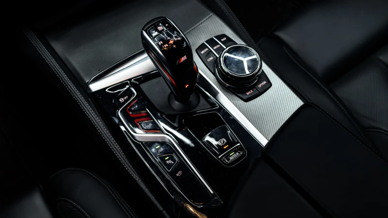 BMW M5 * Compettion* Frozen Grey* 360* Масажи* ЛИЗИНГ, снимка 15 - Автомобили и джипове - 53598822