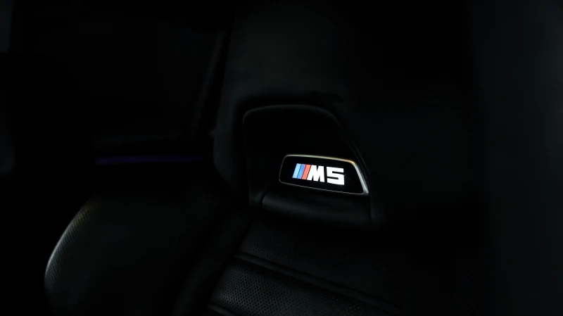 BMW M5 * Compettion* Frozen Grey* 360* Масажи* ЛИЗИНГ, снимка 11 - Автомобили и джипове - 53598822