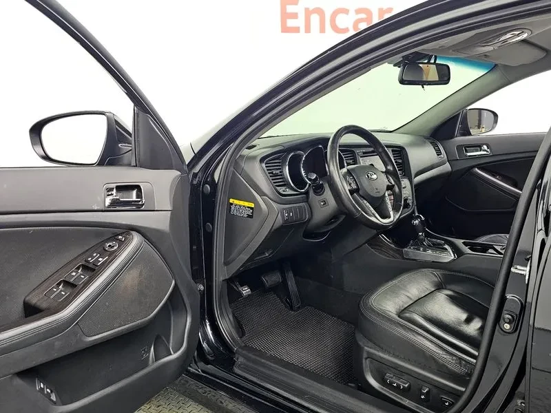 Kia K5 2.0 Luxury, снимка 10 - Автомобили и джипове - 56355177