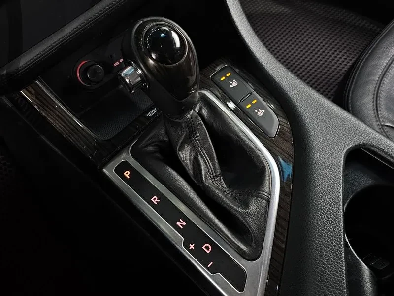Kia K5 2.0 Luxury, снимка 9 - Автомобили и джипове - 56355177