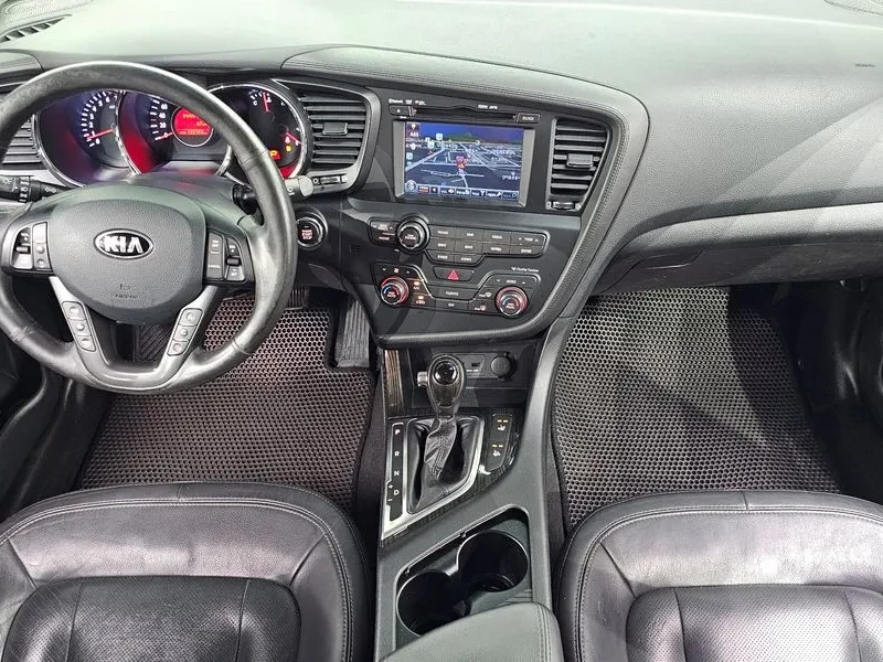 Kia K5 2.0 Luxury, снимка 7 - Автомобили и джипове - 56355177