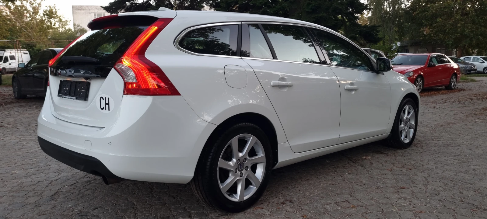 Volvo V60 2.0i T5 * FACE* * SUMMUM* * АВТОМАТИК* * ОБСЛУЖЕН* - изображение 5