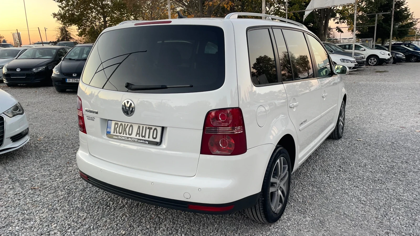 VW Touran 2.0TDI UNITED ЕДИН СОБСТВЕНИК СЕРВИЗНА ИСТОРИЯ - изображение 6