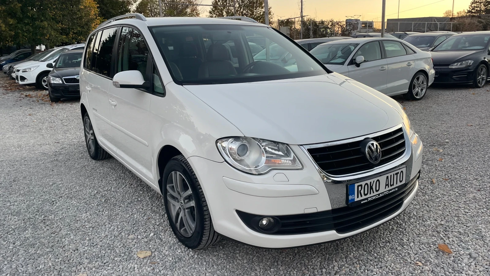 VW Touran 2.0TDI UNITED ЕДИН СОБСТВЕНИК СЕРВИЗНА ИСТОРИЯ - [1] 