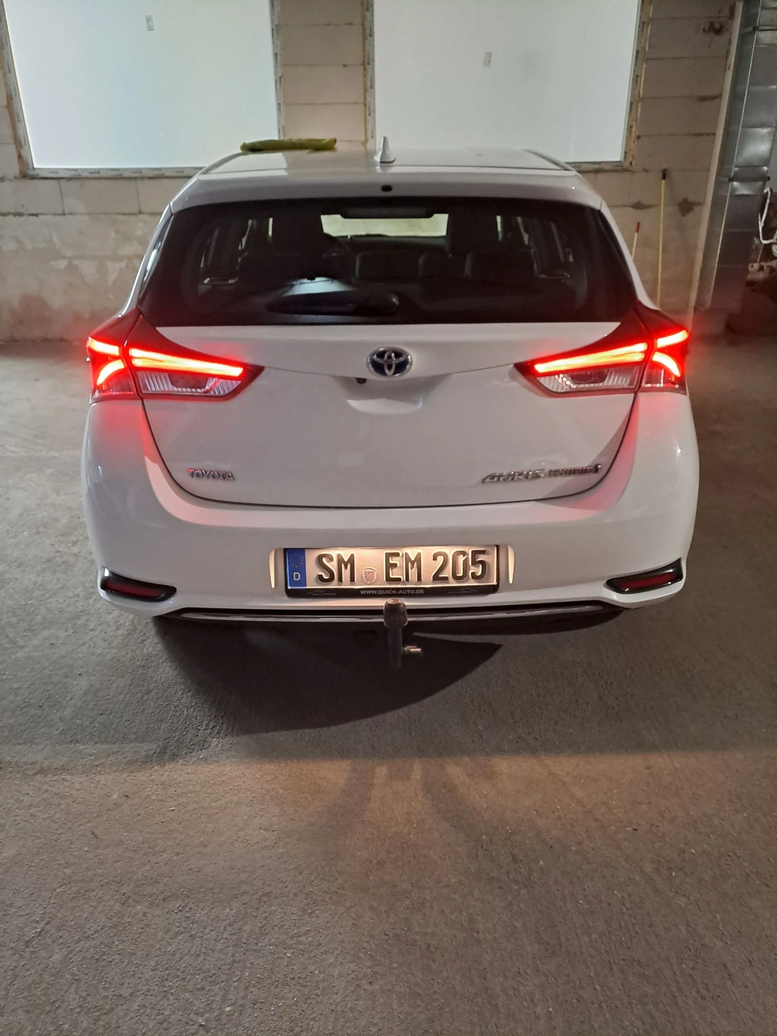 Toyota Auris Hybrid - 2017 - изображение 6