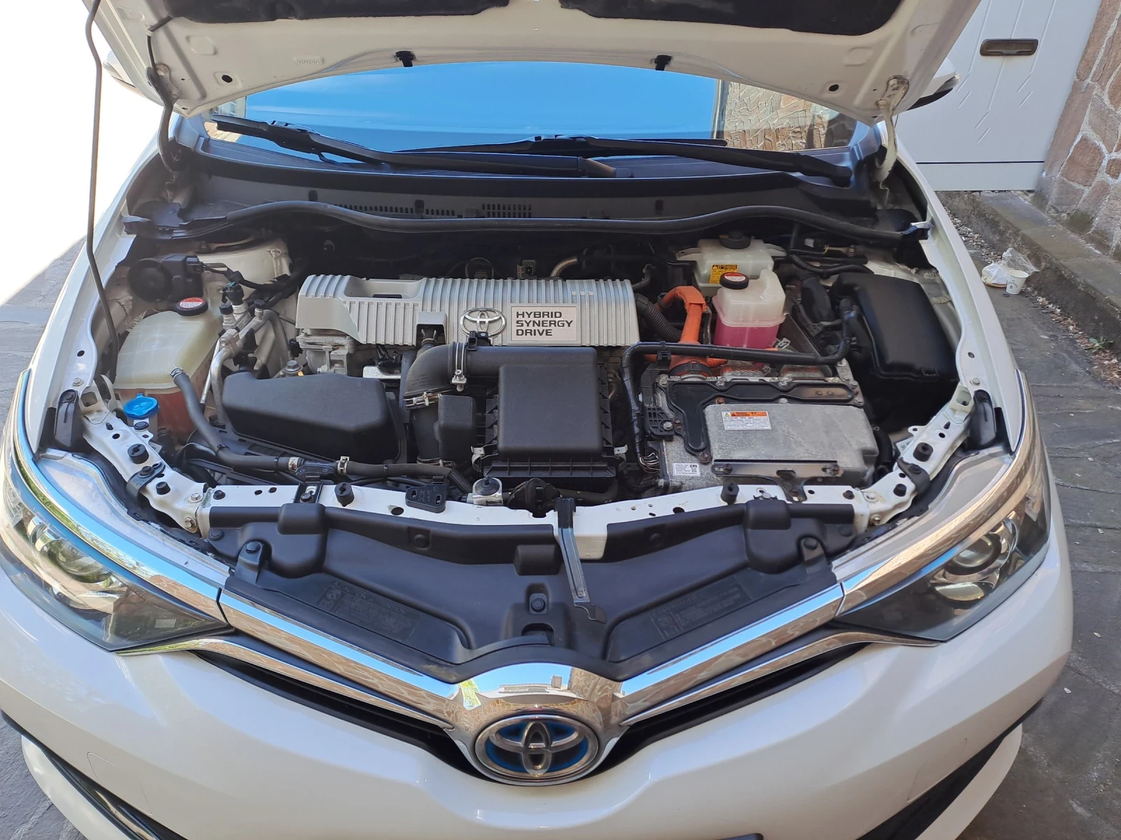 Toyota Auris Hybrid - 2017 - изображение 7