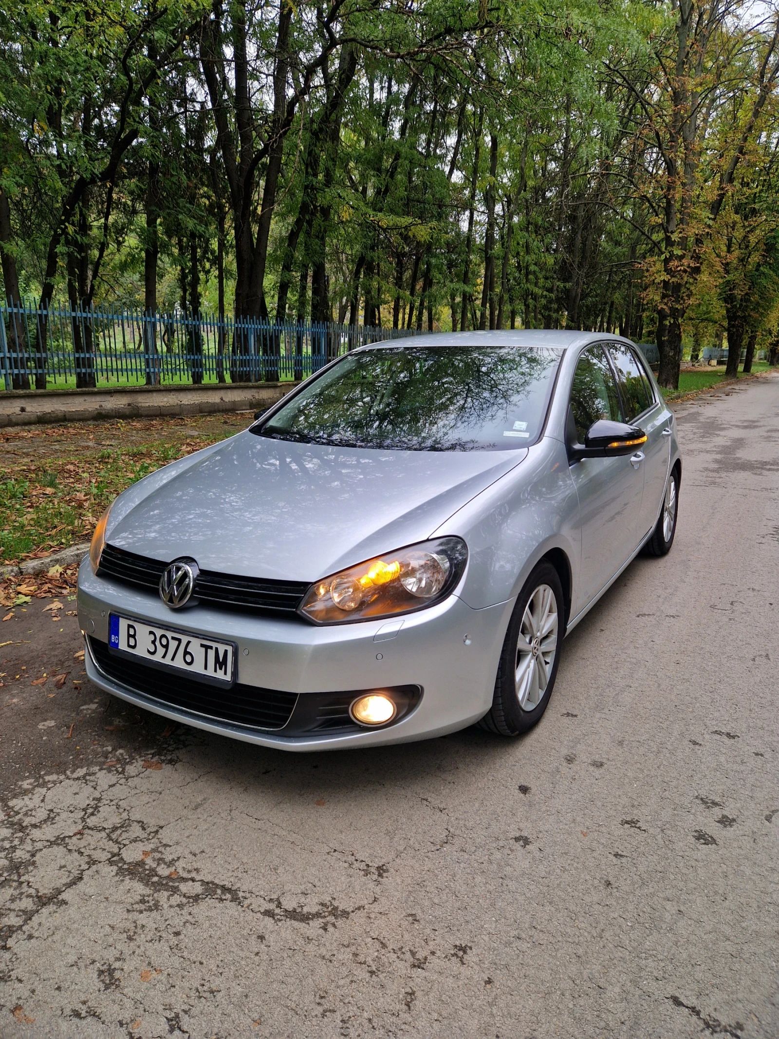 VW Golf 1.6 TDI! НАПЪЛНО ОБСЛУЖЕН! - изображение 2