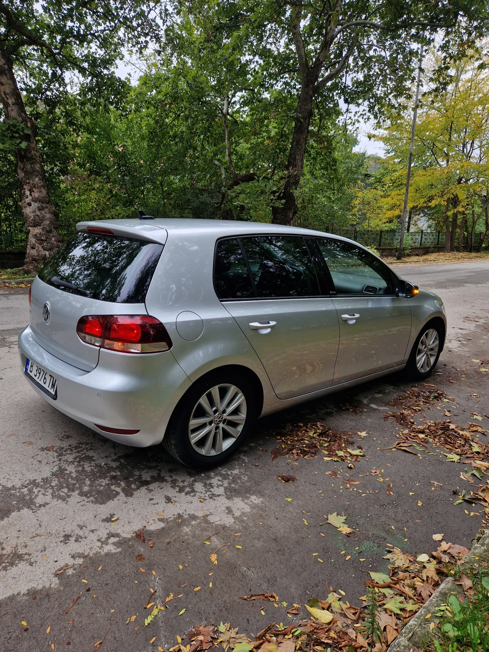 VW Golf 1.6 TDI! НАПЪЛНО ОБСЛУЖЕН! - изображение 8