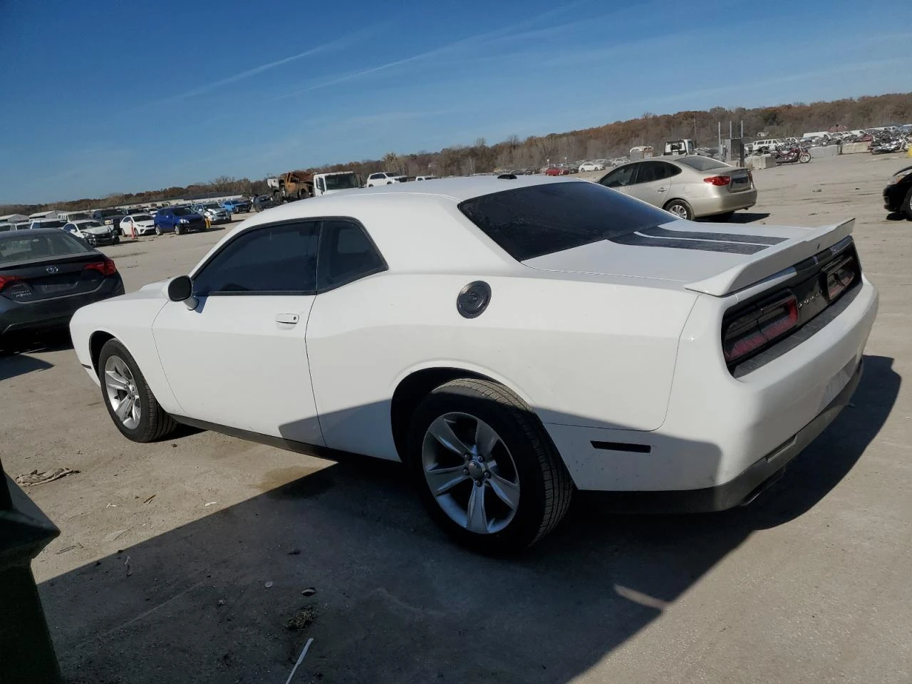 Dodge Challenger SXT, снимка 3 - Автомобили и джипове - 53982628