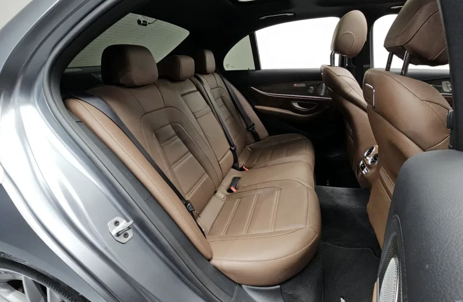 Mercedes-Benz E 53 AMG 4MATIC PLUS* Подгрев* ОБДУХВАНЕ* 360* HUD* Blind S, снимка 11 - Автомобили и джипове - 54220522