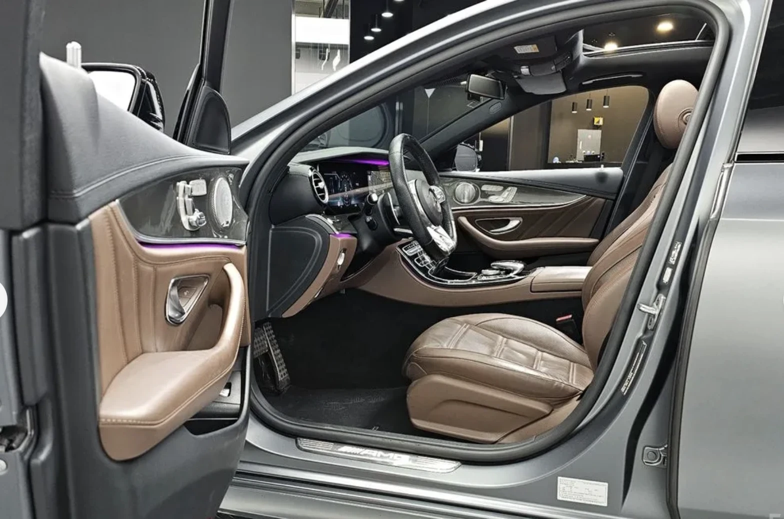 Mercedes-Benz E 53 AMG 4MATIC PLUS* Подгрев* ОБДУХВАНЕ* 360* HUD* Blind S, снимка 10 - Автомобили и джипове - 54220522