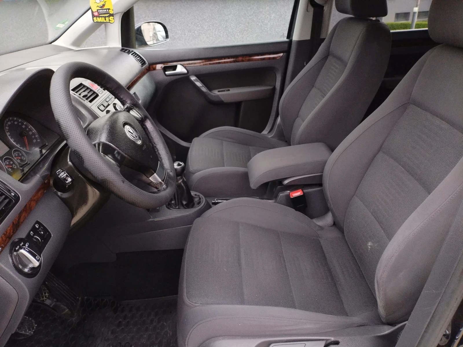 VW Touran 2.0 TDI BMM 6ск Hi-line 7места Navi, снимка 10 - Автомобили и джипове - 54231082