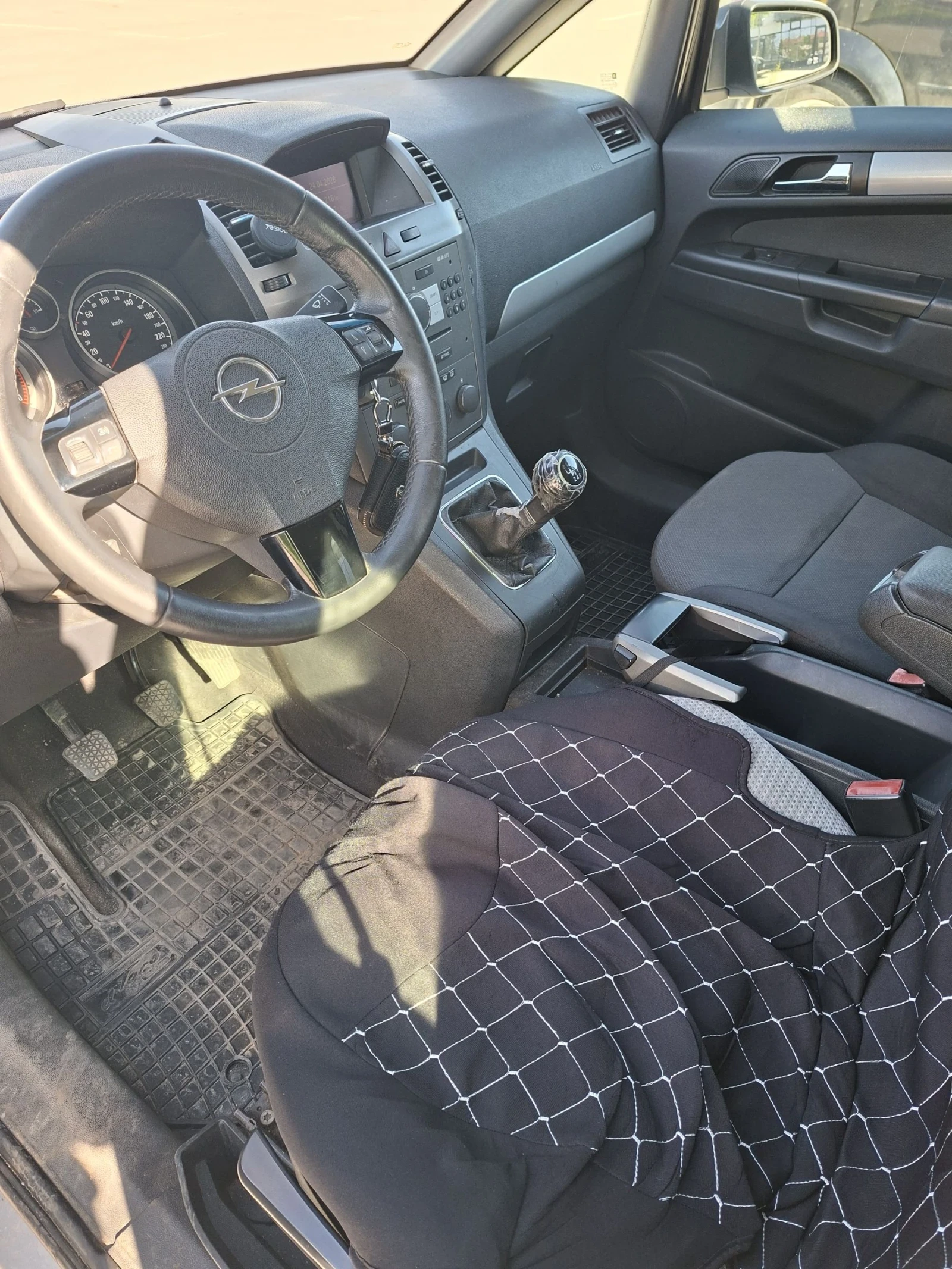 Opel Zafira, снимка 5 - Автомобили и джипове - 54359621