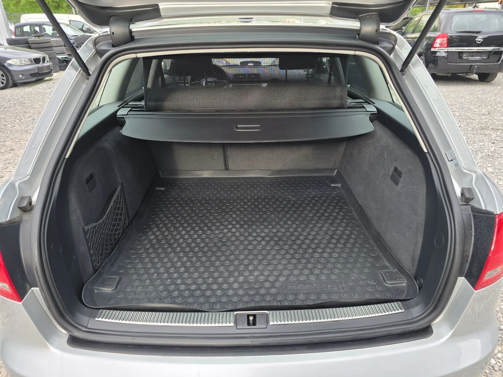 Audi A4 2.0TDI QUATTRO XENON , снимка 13 - Автомобили и джипове - 54461671