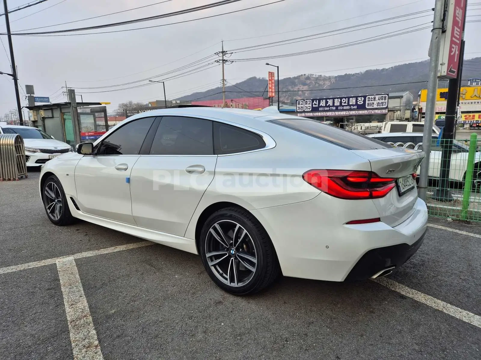 BMW 620 HEAD-UP * ОДБУХВАНЕ * PANO * 360 * KEYLESS, снимка 3 - Автомобили и джипове - 54554808