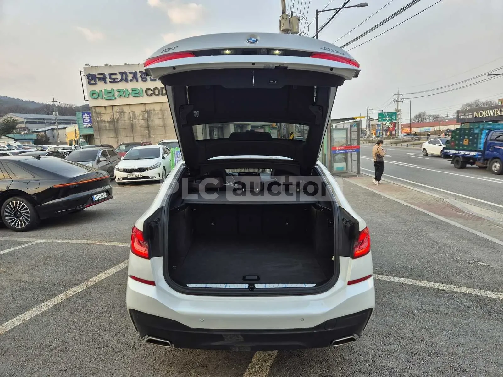 BMW 620 HEAD-UP * ОДБУХВАНЕ * PANO * 360 * KEYLESS, снимка 15 - Автомобили и джипове - 54554808
