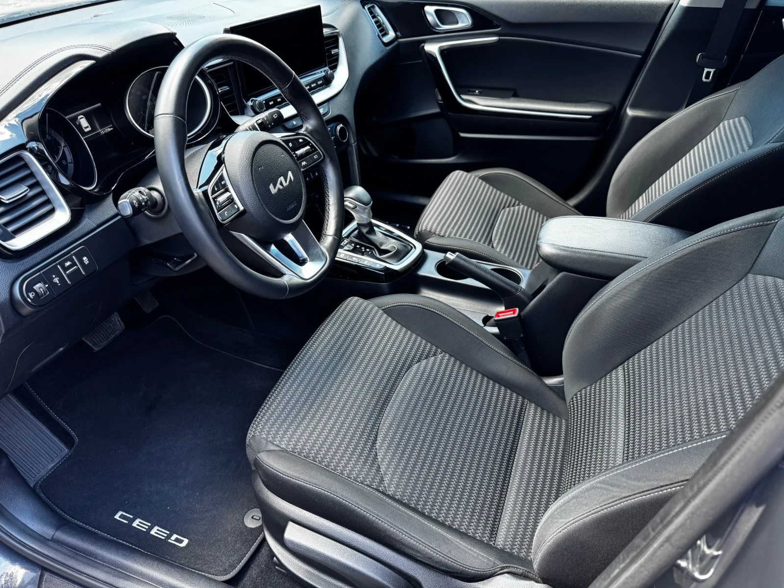Kia Ceed 1.5 T-GDI MHEV, снимка 7 - Автомобили и джипове - 54911469