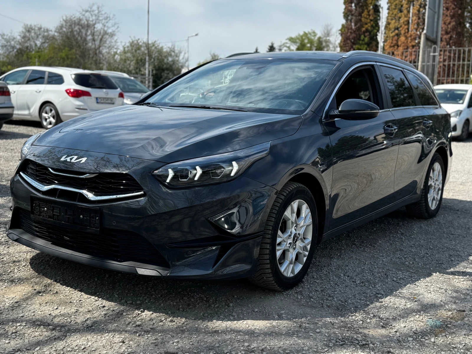 Kia Ceed 1.5 T-GDI MHEV, снимка 2 - Автомобили и джипове - 54911469