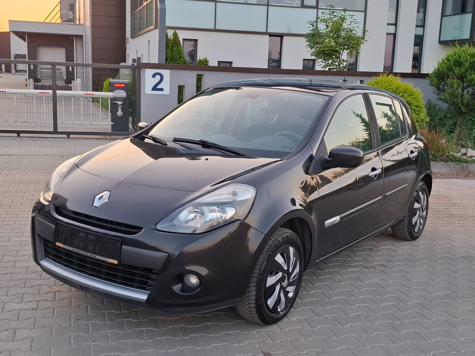 Renault Clio 1.2i* (75кс)* FACELIFT* * НОВ ВНОС* * , снимка 12 - Автомобили и джипове - 55072999