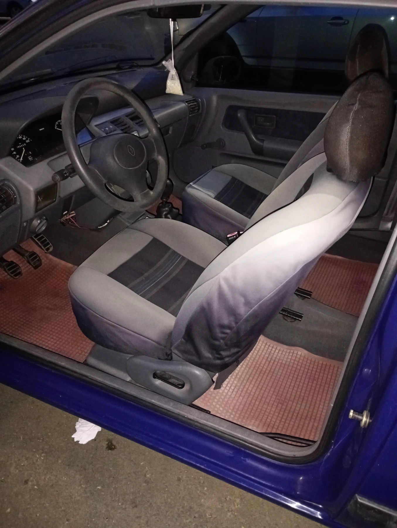 Renault Clio, снимка 6 - Автомобили и джипове - 55409436
