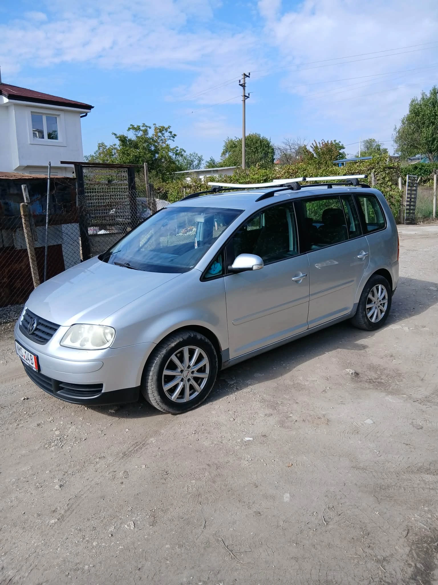 VW Touran, снимка 6 - Автомобили и джипове - 56107799