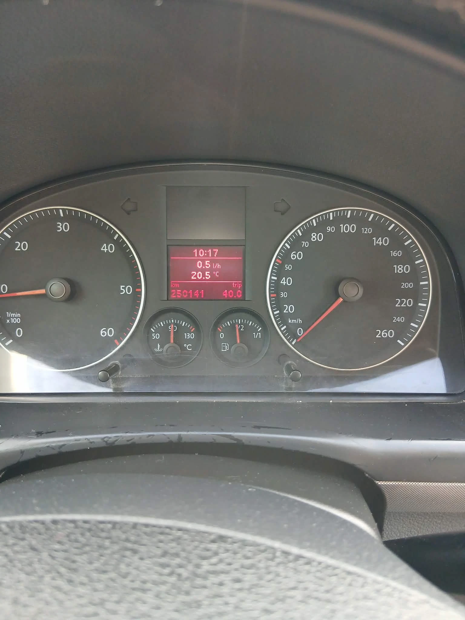 VW Touran, снимка 8 - Автомобили и джипове - 56107799