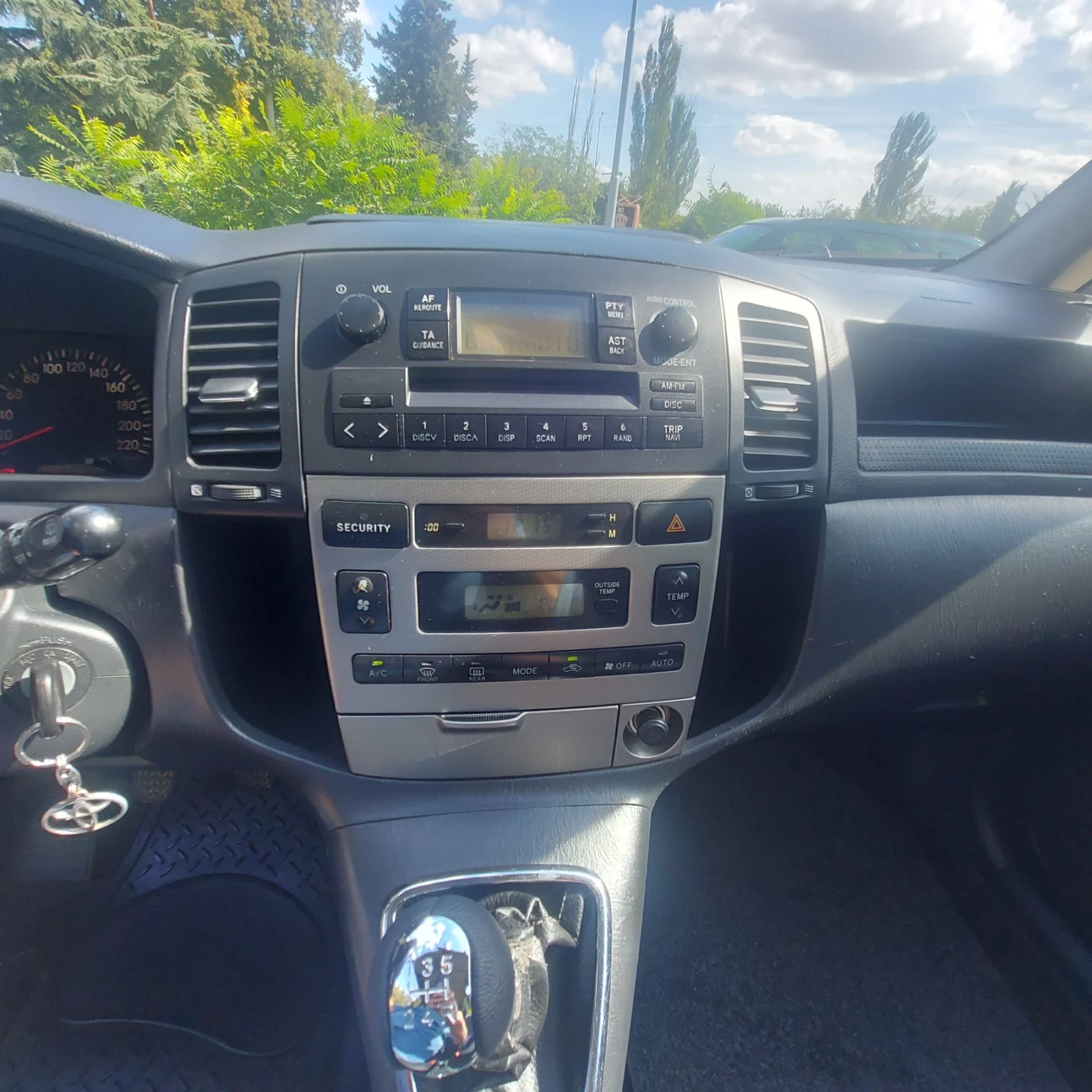 Toyota Corolla verso D4D, снимка 12 - Автомобили и джипове - 56315021