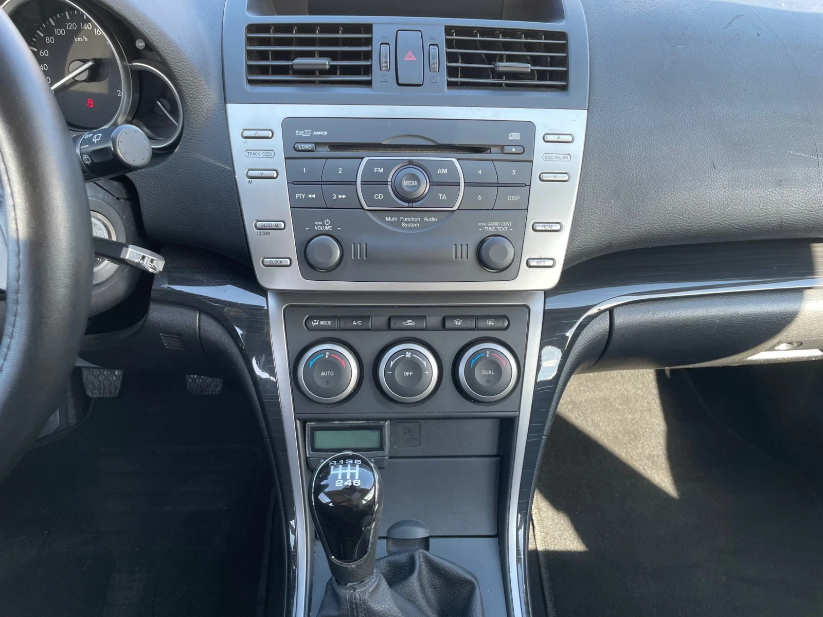 Mazda 6 2.0I, снимка 10 - Автомобили и джипове - 56438780