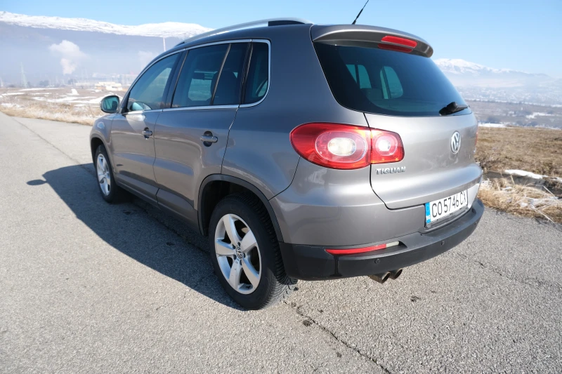 VW Tiguan, снимка 6 - Автомобили и джипове - 48774204