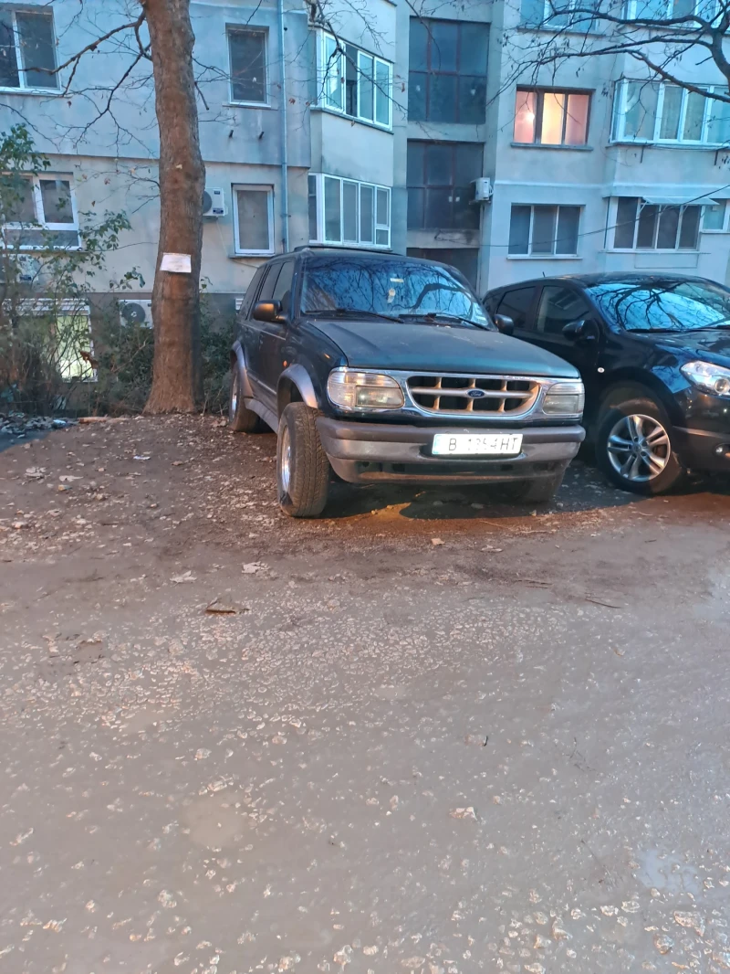 Ford Explorer, снимка 2 - Автомобили и джипове - 52886751