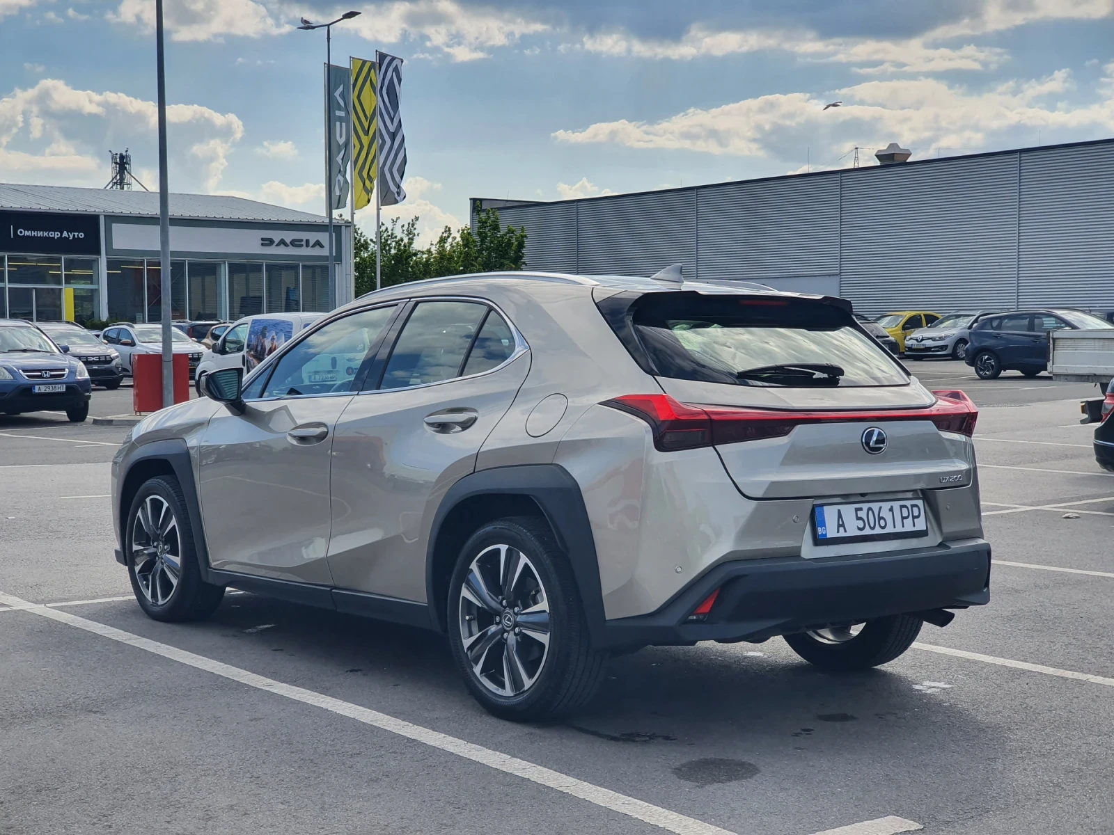 Lexus UX 200  - изображение 7