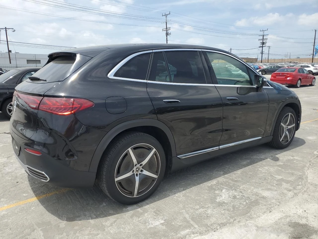 Mercedes-Benz EQE SUV 350+  - изображение 6
