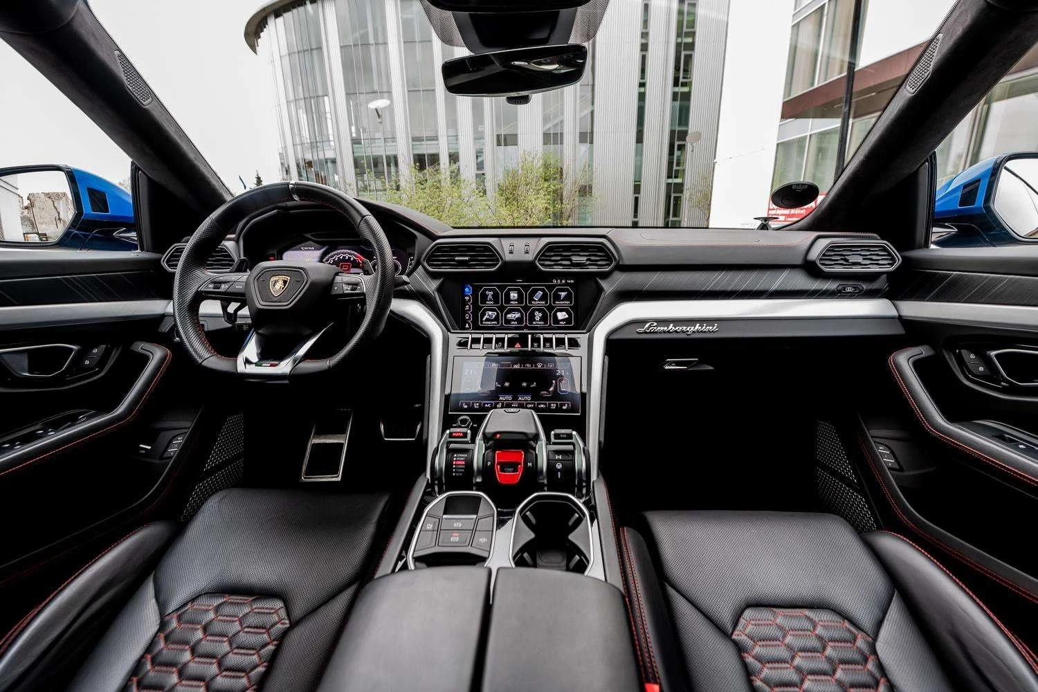 Lamborghini Urus  - изображение 6