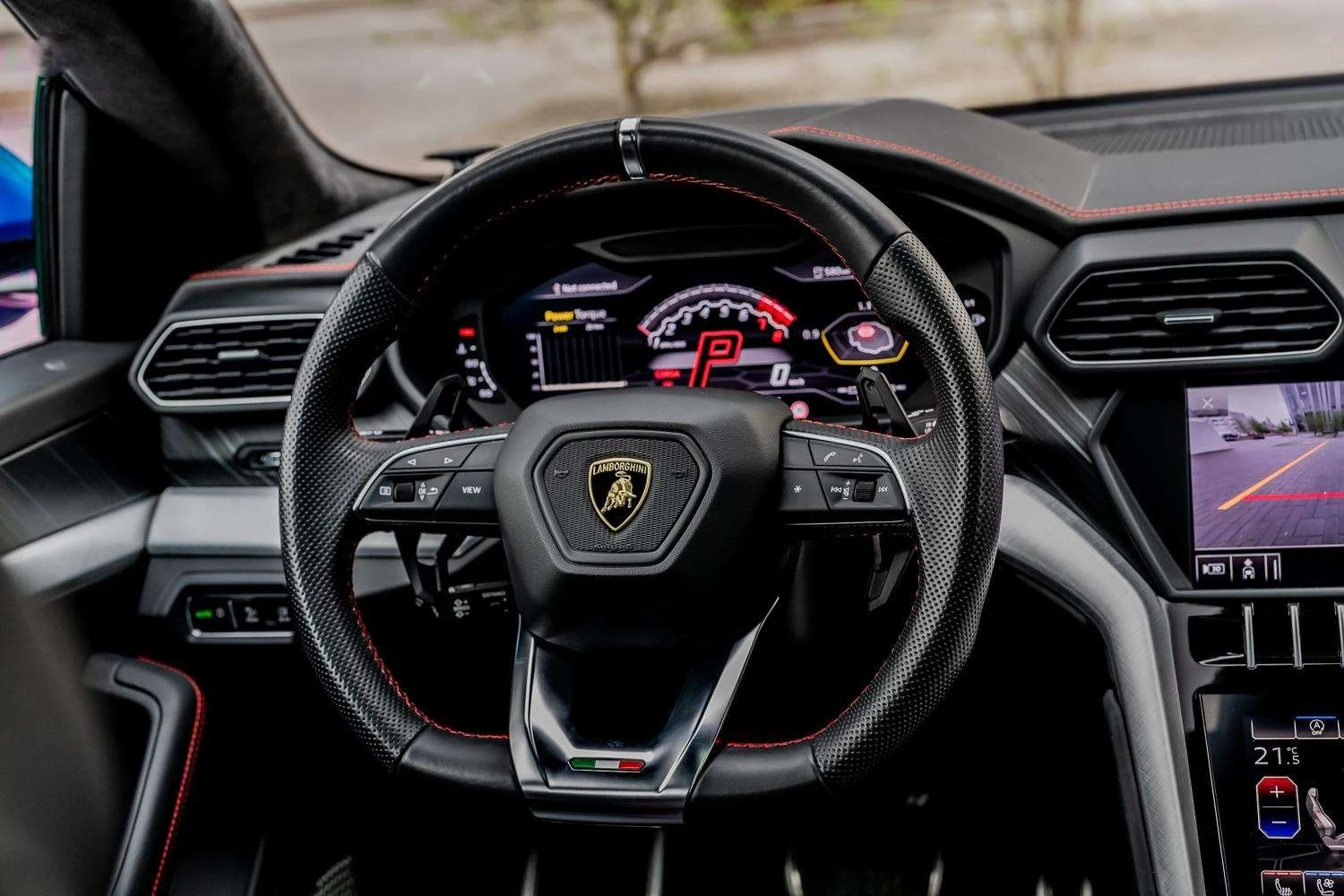 Lamborghini Urus  - изображение 7