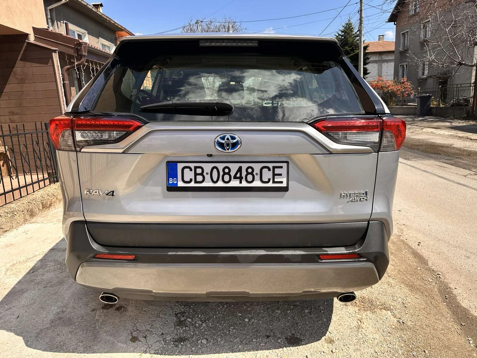 Toyota Rav4 2.5 hybrid 4x4 - изображение 5