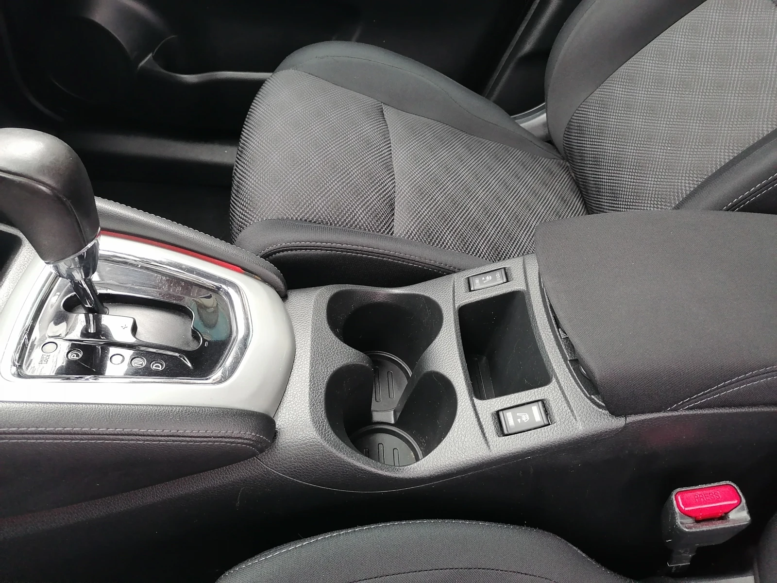 Nissan Qashqai 1.2i Avtomatik - изображение 10