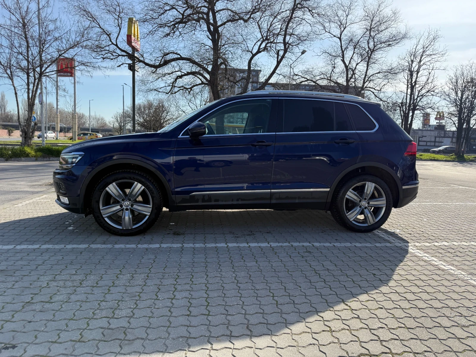 VW Tiguan 2.0 TDI 4 MOTION DSG HIGHLINE, снимка 5 - Автомобили и джипове - 53819448