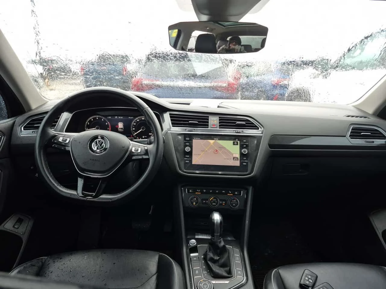 VW Tiguan * SEL PREMIUM * CARFAX * ЦЕНА ДО БГ, снимка 8 - Автомобили и джипове - 54123013