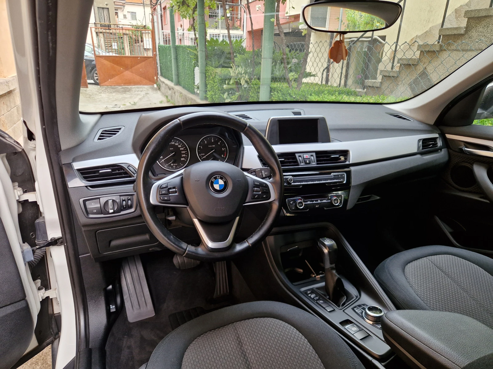 BMW X1, снимка 5 - Автомобили и джипове - 54285976