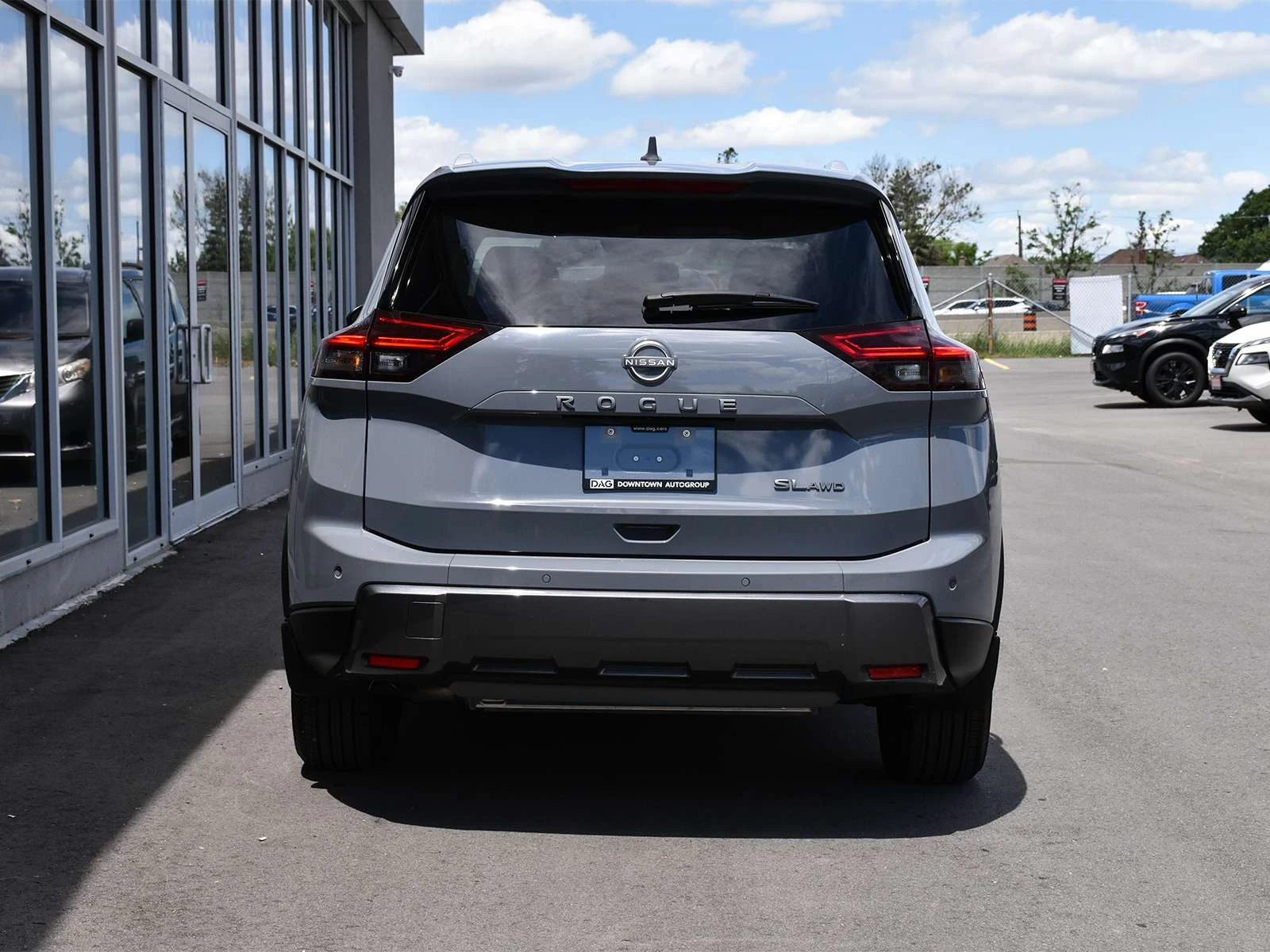 Nissan Rogue КОЖА, ПАНОРАМА, 360 КАМЕРА, BOSE, ЦЕНА ДО БГ, снимка 4 - Автомобили и джипове - 54971401