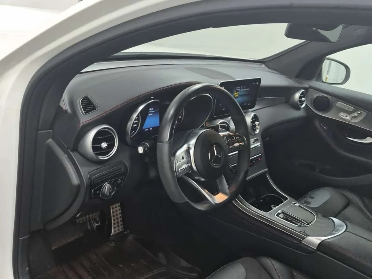 Mercedes-Benz GLC 300 Coupe * AMG Line * CARFAX * От Mercedes * , снимка 7 - Автомобили и джипове - 55319595