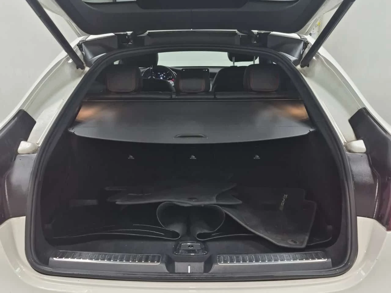 Mercedes-Benz GLC 300 Coupe * AMG Line * CARFAX * От Mercedes * , снимка 14 - Автомобили и джипове - 55319595
