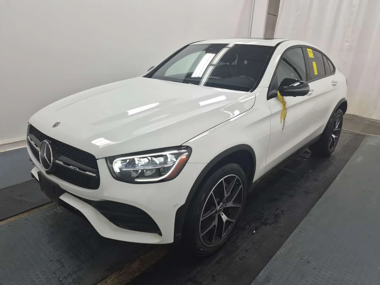 Mercedes-Benz GLC 300 Coupe * AMG Line * CARFAX * От Mercedes * , снимка 4 - Автомобили и джипове - 55319595