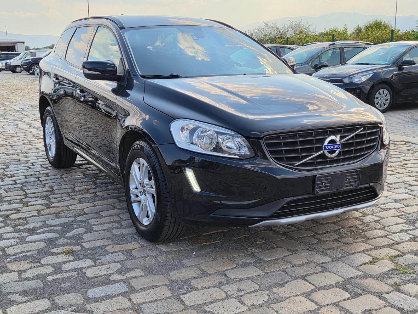 Volvo XC60 2.0D 190кс РЪЧНИ СКОРОСТИ EURO 6, снимка 3 - Автомобили и джипове - 55903044
